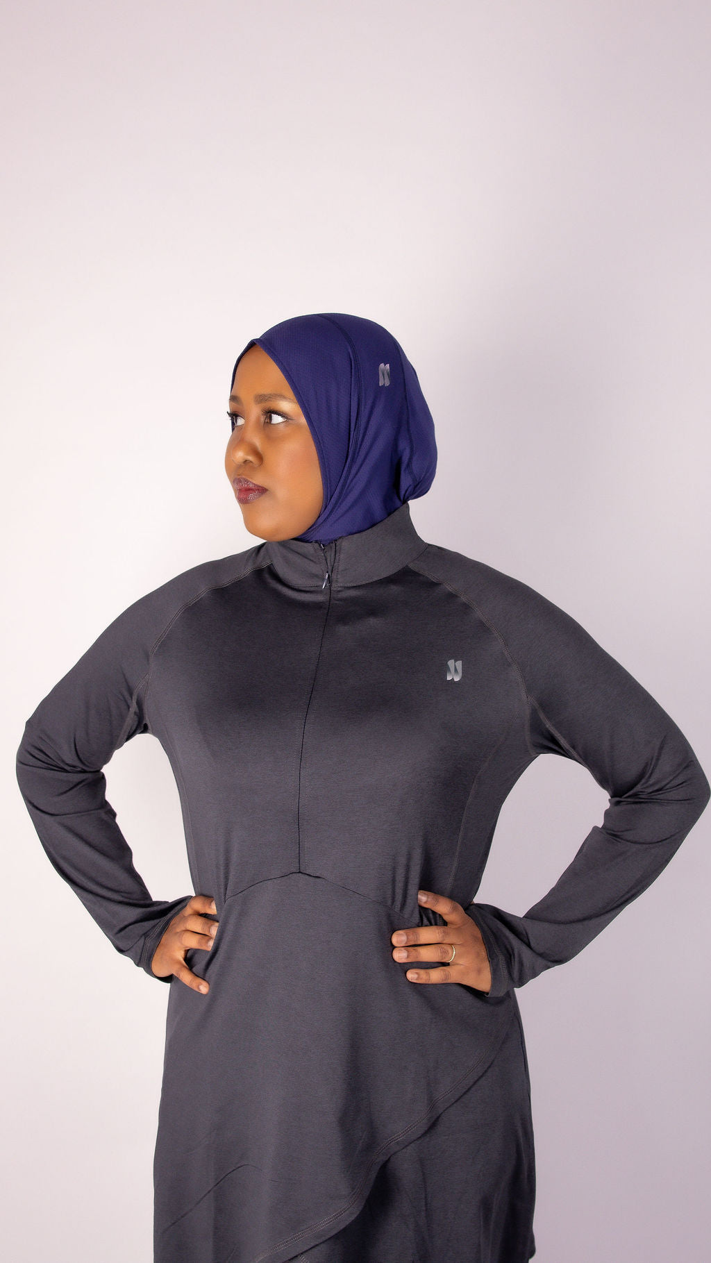 NT Modest Top Charcoal