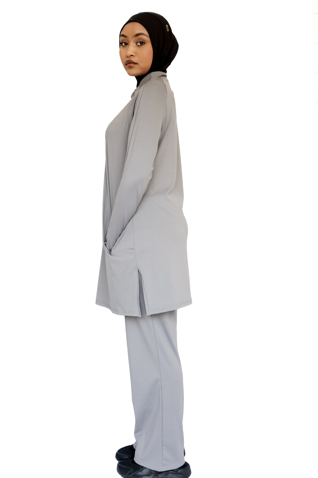Modest Active set - Gray