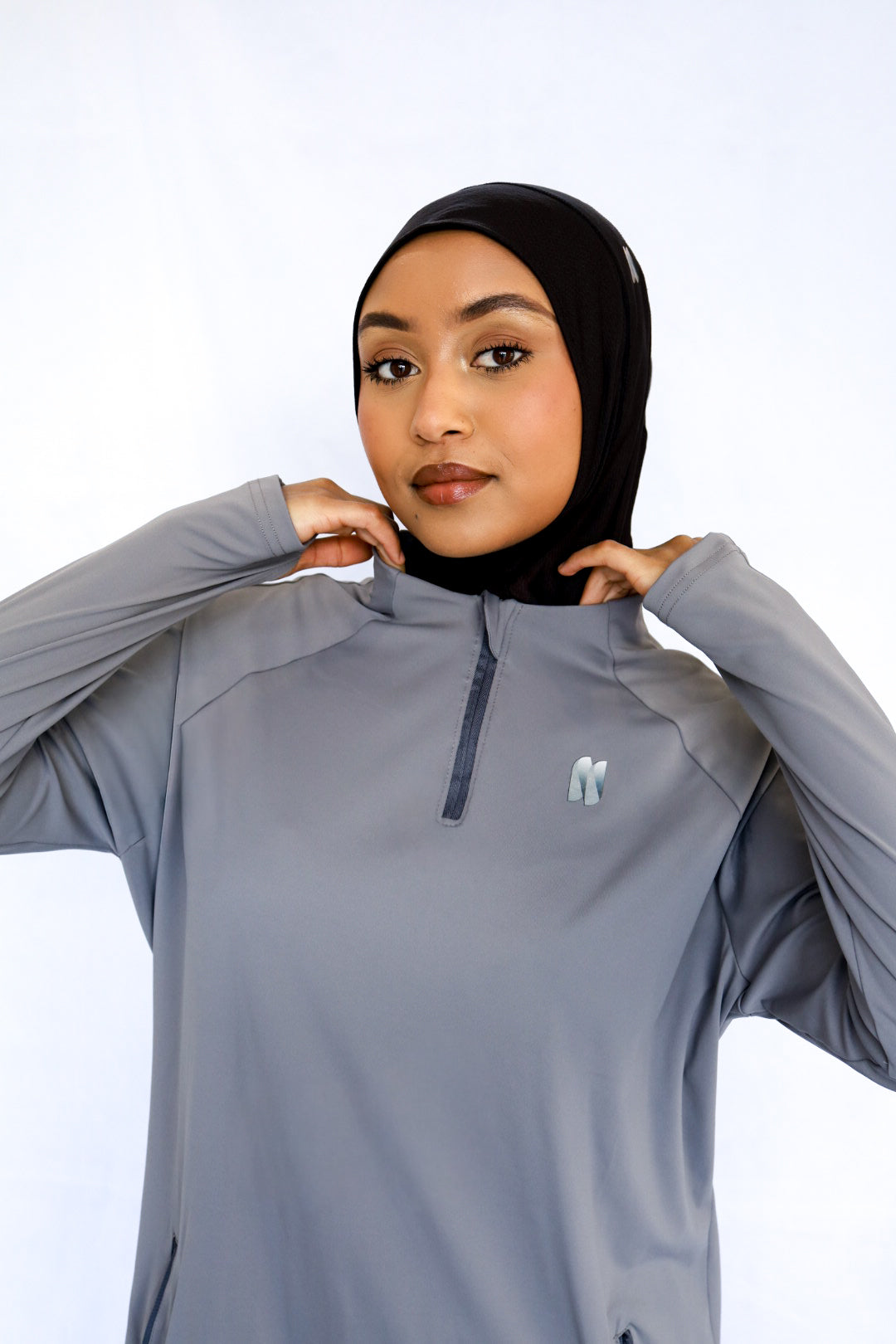 Modest Active set - Gray