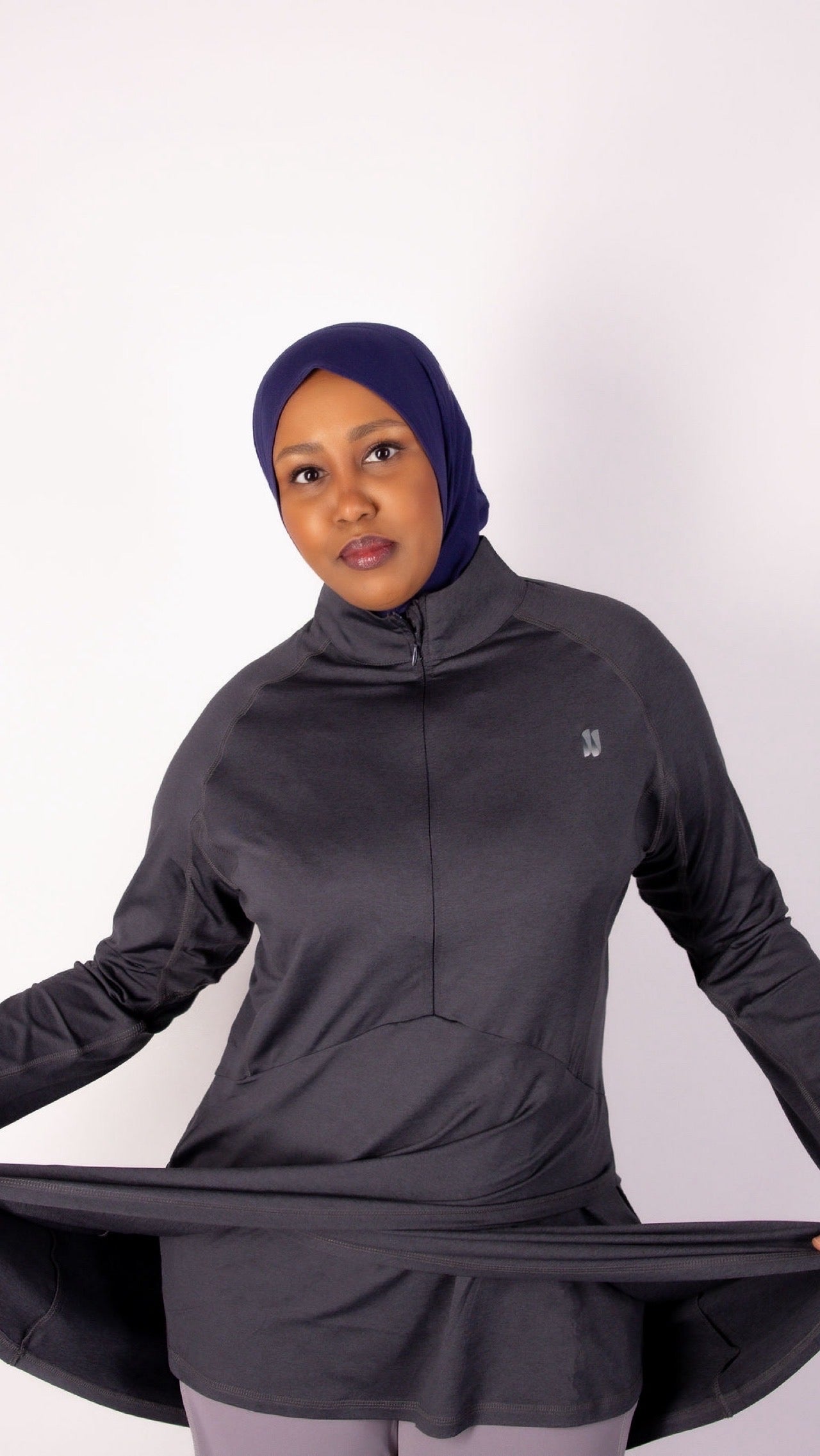 NT Modest Top Charcoal